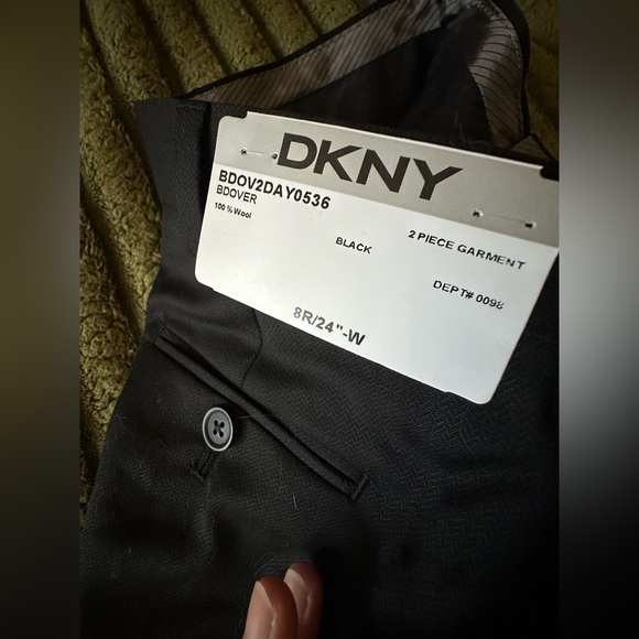 DKNY boys size 8 blazer and suit pants set 100% wool with button up shirt - Picture 5 of 10